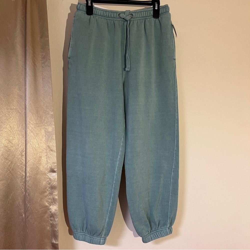 Medium Aero Sweatpants NWT